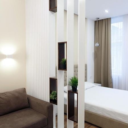 Charming Apartment In The City Center Lviv Dış mekan fotoğraf