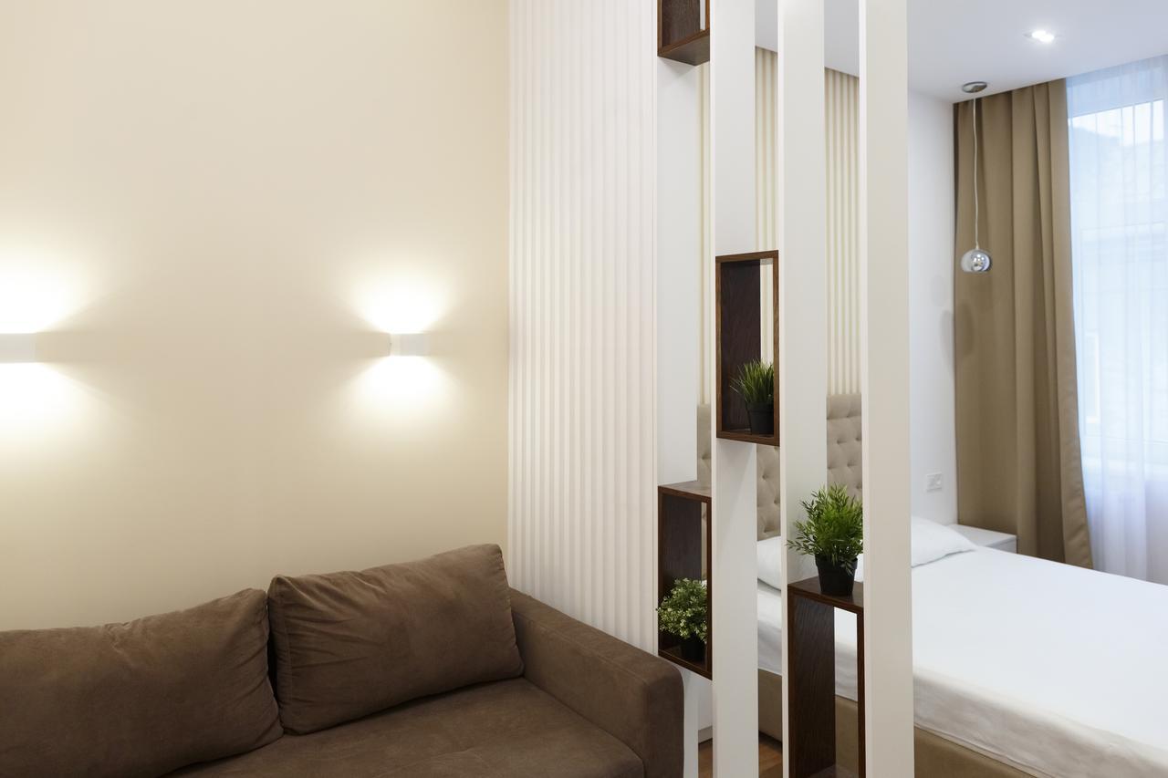 Charming Apartment In The City Center Lviv Dış mekan fotoğraf