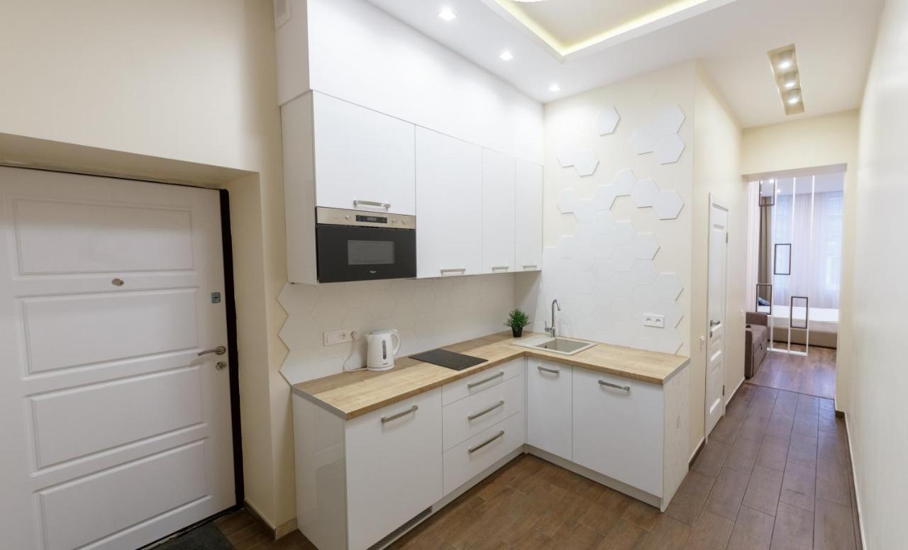 Charming Apartment In The City Center Lviv Dış mekan fotoğraf